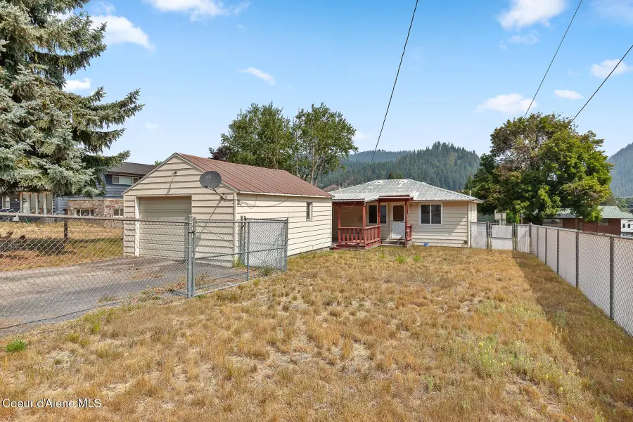 115 E Fir Ave, Osburn, ID 83849 - #3