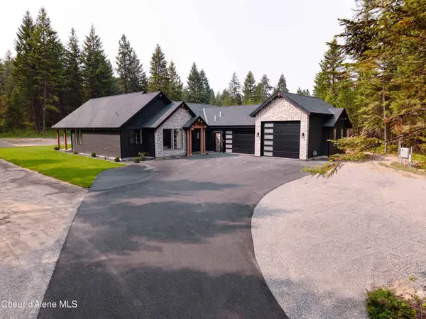 7458 E Duke Ln, Athol, ID 83801