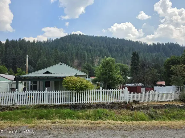 102 & 104 Markwell AVE, Silverton, ID 83867