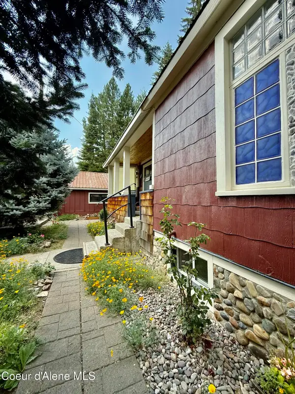511 Hunter St, Mullan, ID 83846