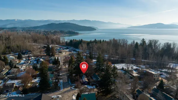 313 4th St, Ponderay, ID 83852