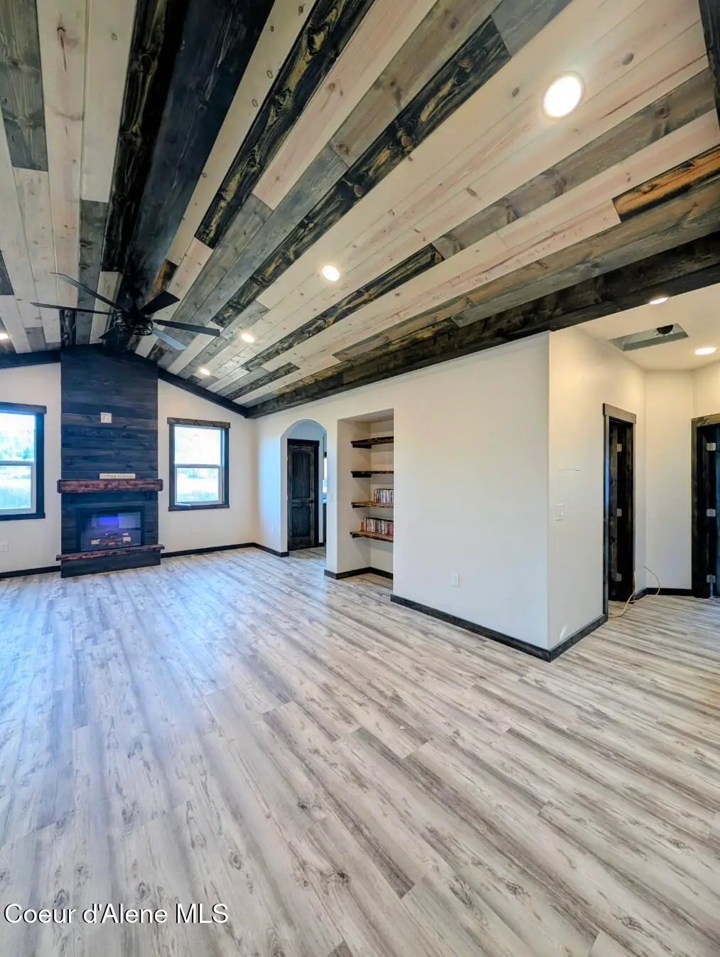 6856 Selkirk St, Bonners Ferry, ID 83805 - Image #1