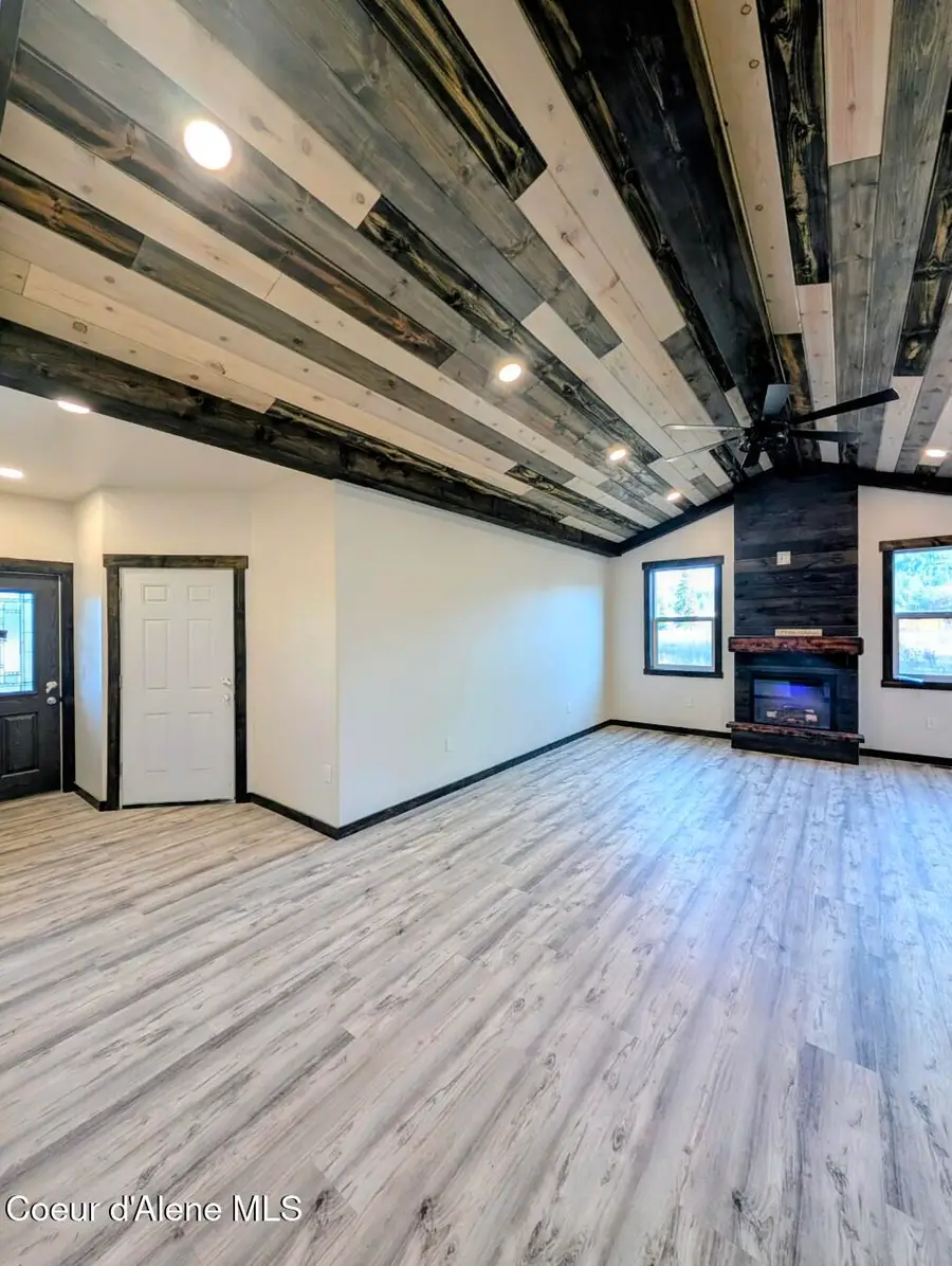 6856 Selkirk St, Bonners Ferry, ID 83805 - Image #2