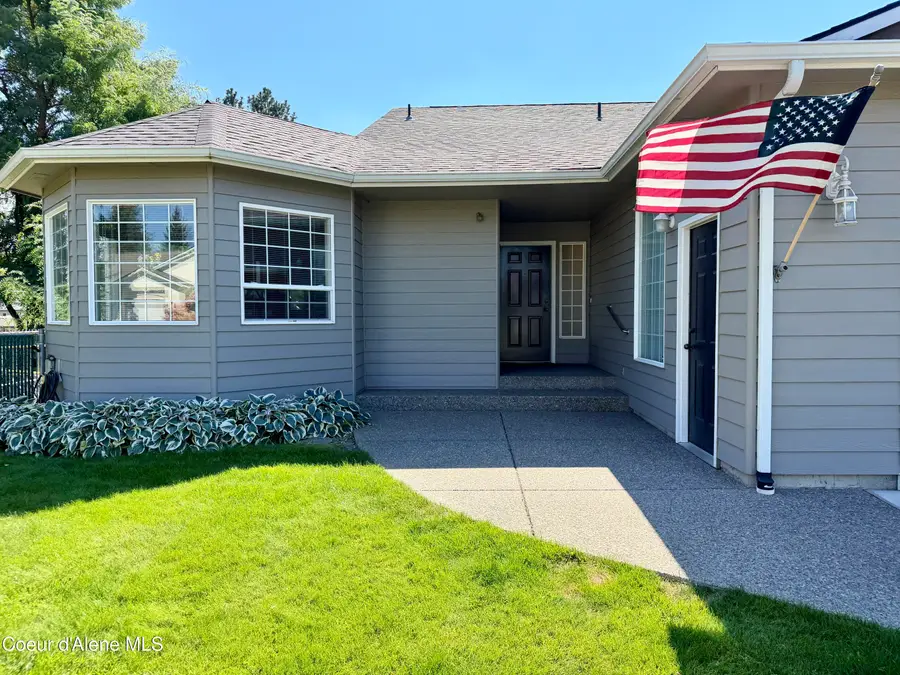 1020 W Woodlawn DR, Hayden, ID 83835 - #3