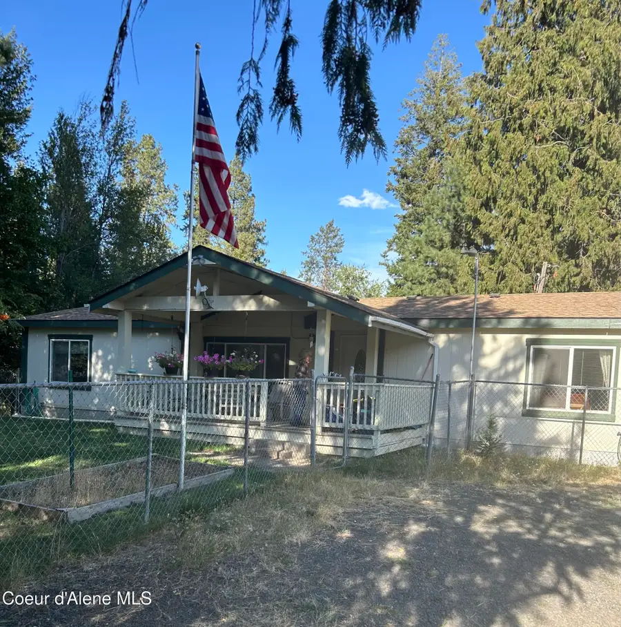 140 W Dakota AVE, Saint Maries, ID 83861 - #2