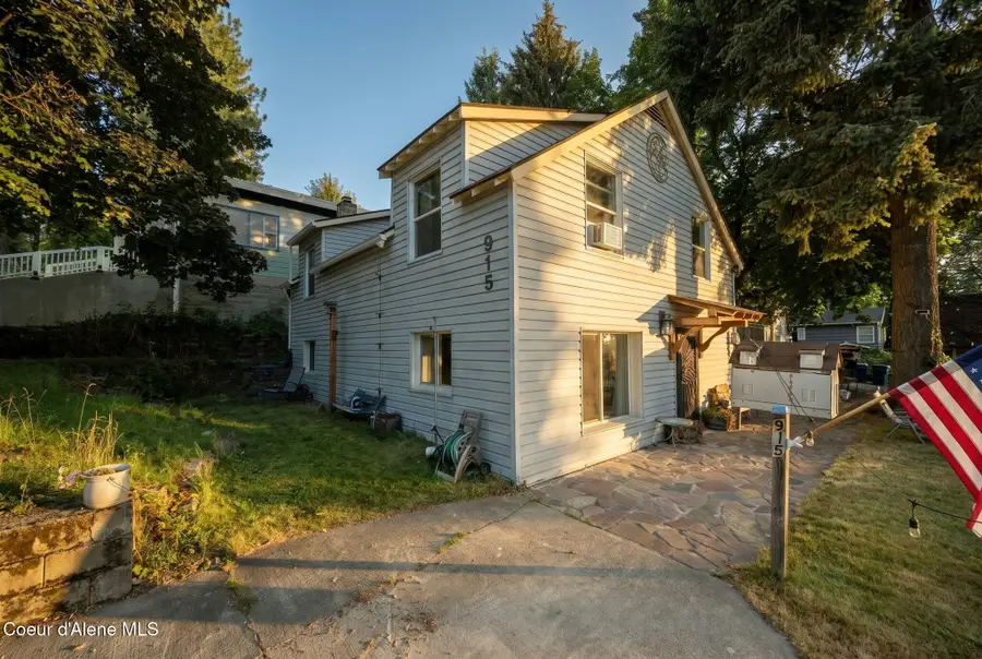 915 E Boyd Ave, Coeur Dalene, ID 83814 - #3