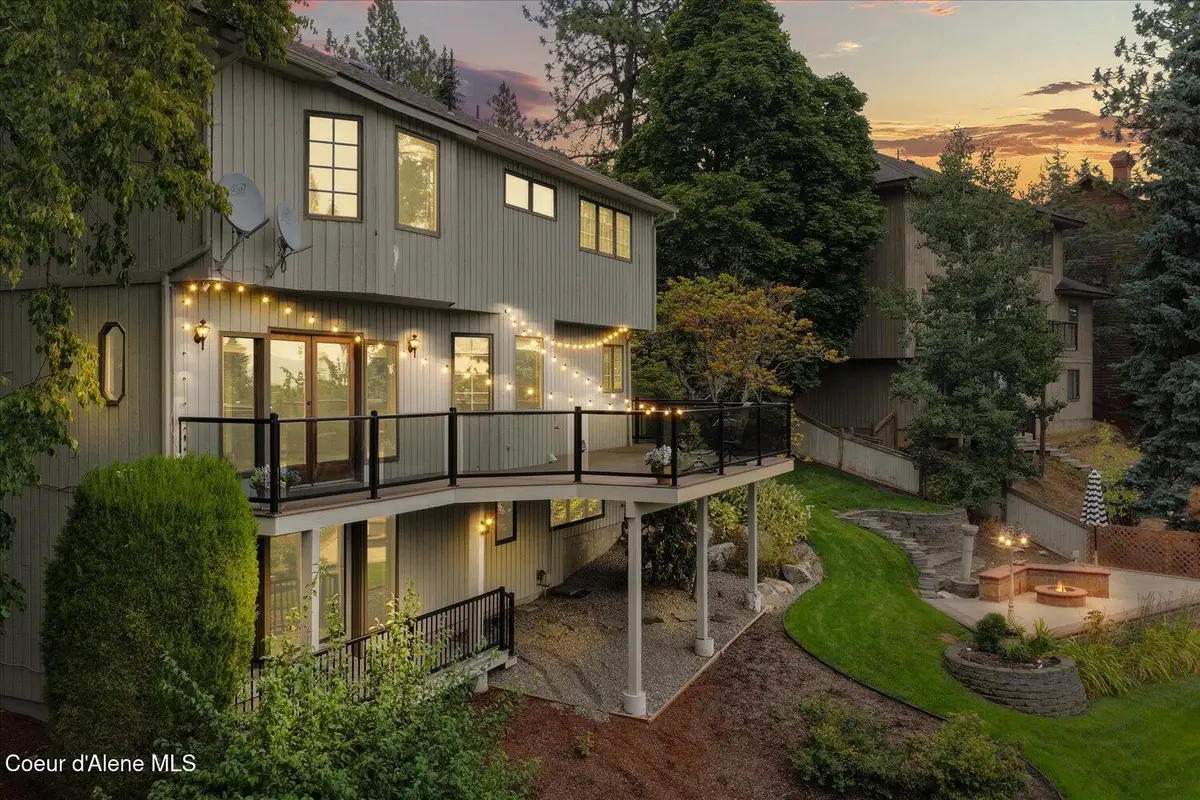 7706 E Woodview Dr, Spokane, WA 99212 - #1