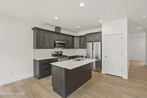635 N Galbraith Lp, Post Falls, ID 83854