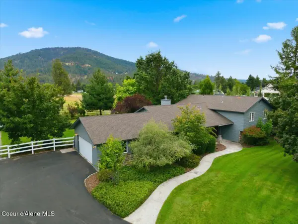 7424 N Mount Carrol ST, Dalton Gardens, ID 83815