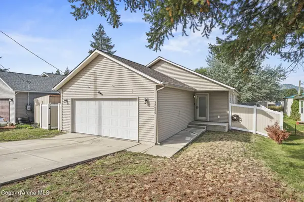 32425 N 8th AVE, Spirit Lake, ID 83869