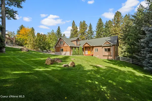 18407 W Rice Ave, Hauser, ID 83854
