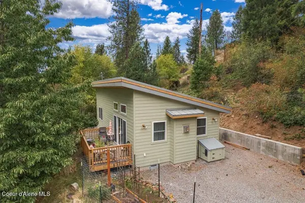8700 N Half Mile LN, Hayden, ID 83835