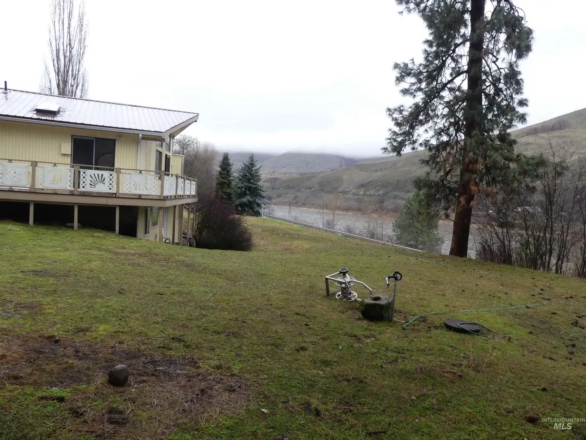18699 Family Lane, Lenore, ID 83541 - Image #1