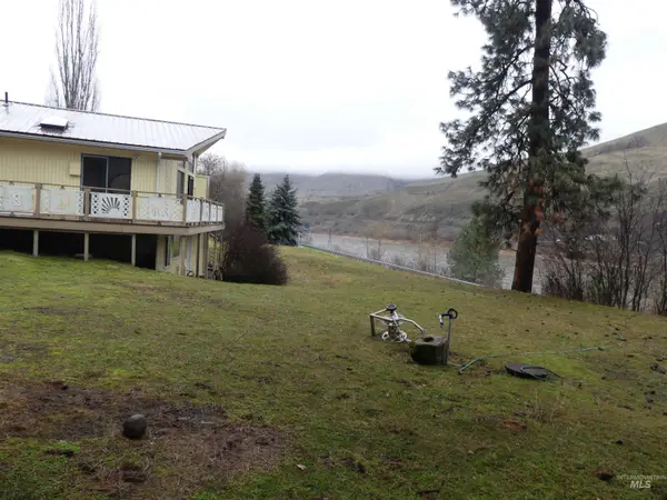 18699 Family Lane, Lenore, ID 83541