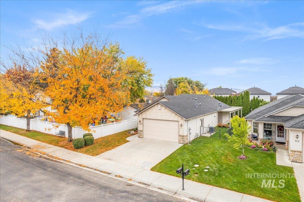 416 S Golden Eagle, Eagle, ID 83616 BHGRE