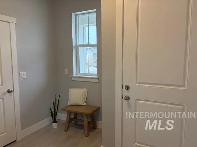 1408 E Prairiefire St, Meridian, ID 83646 - Image #2