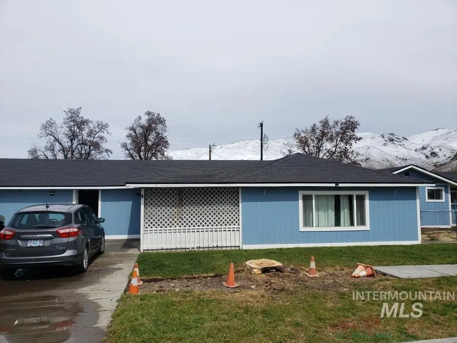 205 W Adams St, Huntington, OR 97907 - Image #2