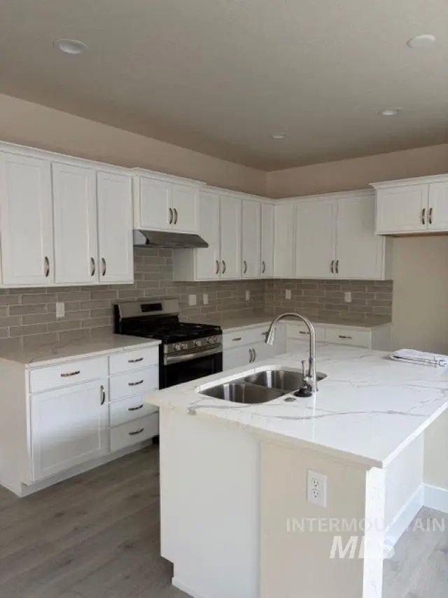 1450 E Prairiefire St, Meridian, ID 83646 - Image #2