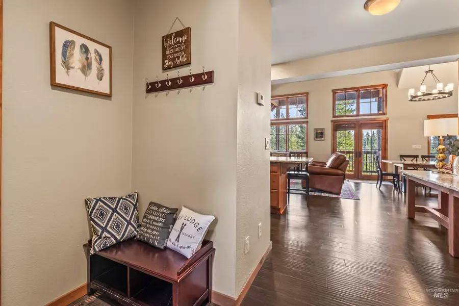 33 Golden Bench Ct, Donnelly, ID 83615 - Image #3