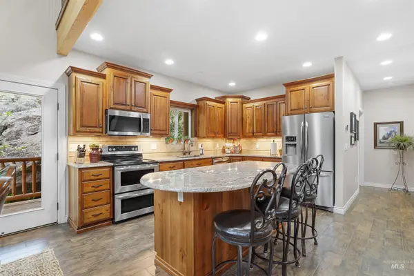 9 Autumn Blaze Lane, Salmon, ID 83467