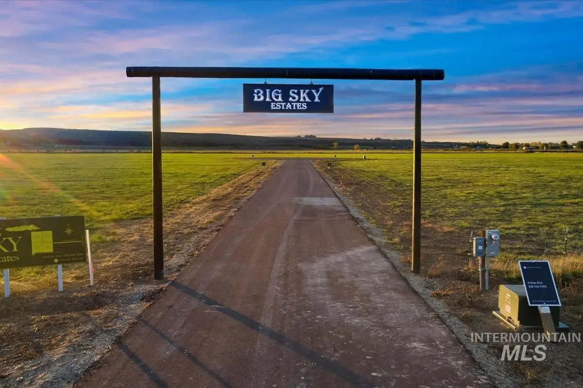 10160 W Clear View Ln, Emmett, ID 83617 - Image #1