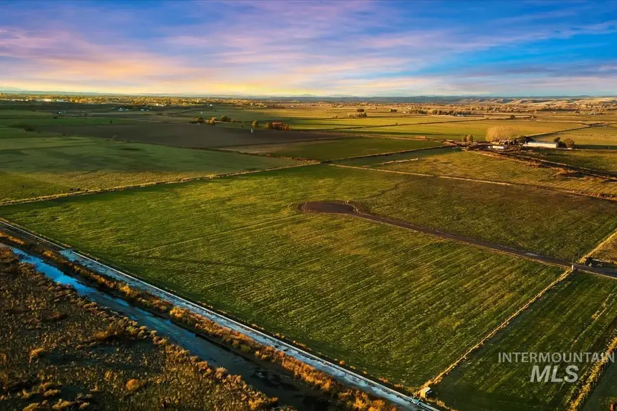 10160 W Clear View Ln, Emmett, ID 83617 - Image #2