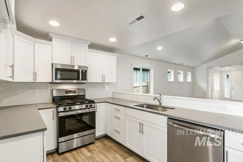 1116 N Peakhurt Ave, Kuna, ID 83634 - Image #3