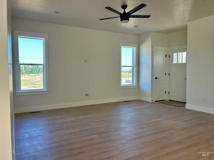 945 N 15th St, Payette, ID 83661 - Image #3