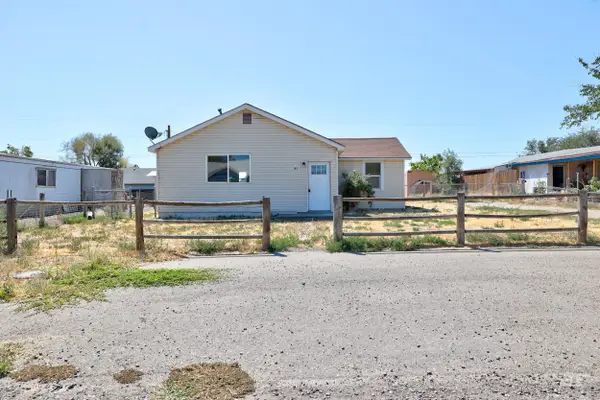 167 W 3rd Ave, Glenns Ferry, ID 83623