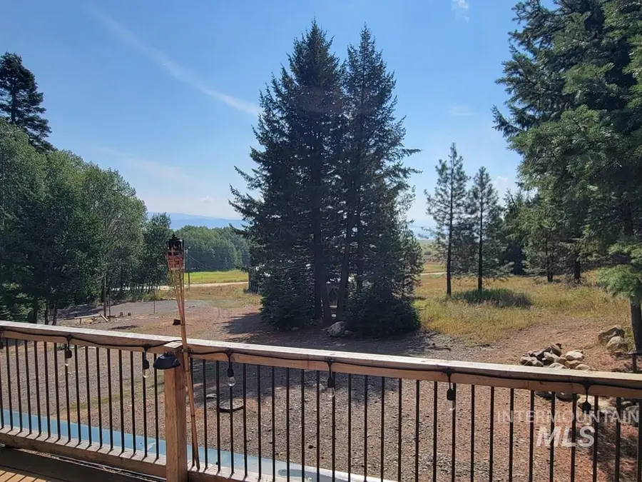 1511 West Mountain Rd, Donnelly, ID 83615 - Image #2