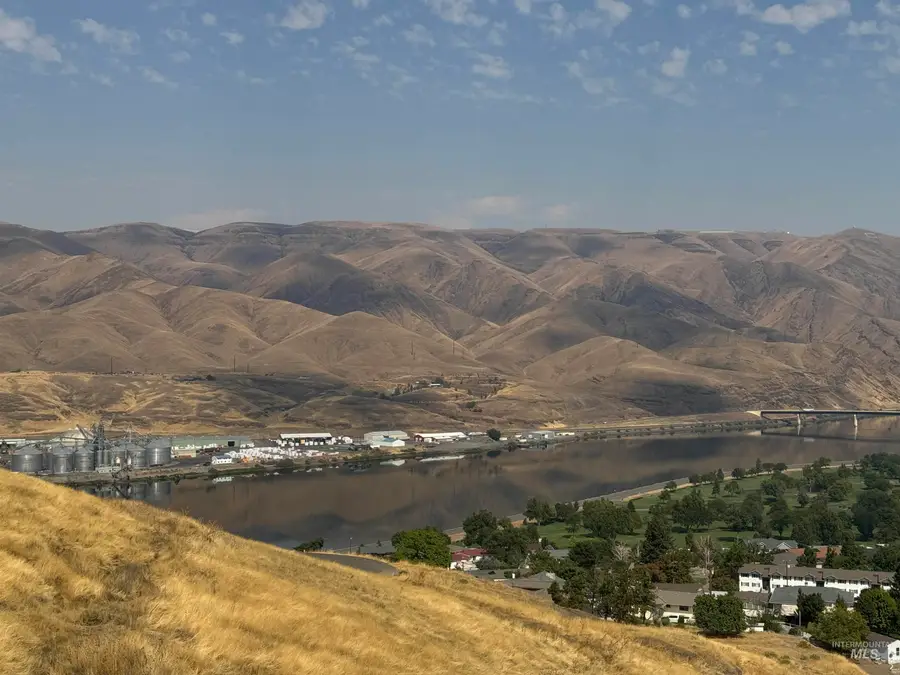 2460 Valleyview Drive, Clarkston, WA 99403 - Image #2