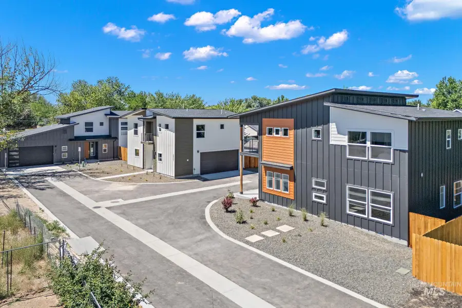 3819 N Jackie Ln, Boise, ID 83704 - Image #2