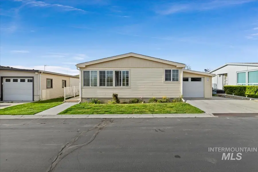 1907 Flamingo Ave #124, Nampa, ID 83651 - Image #2