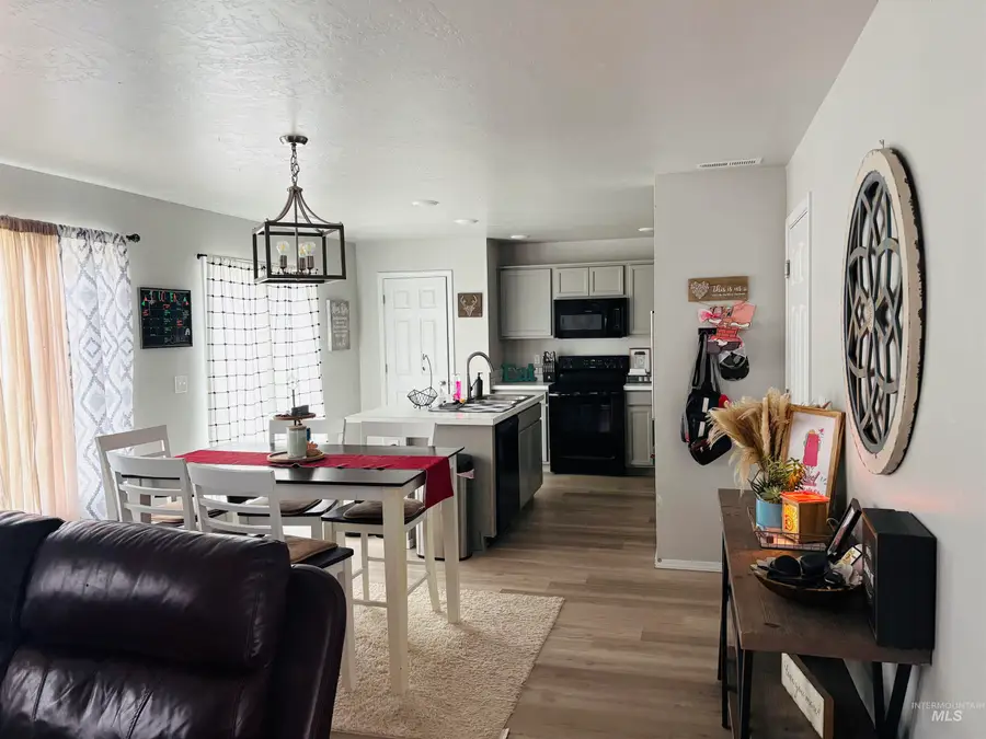 115 N Meadowsweet Ave, Kuna, ID 83634 - Image #3