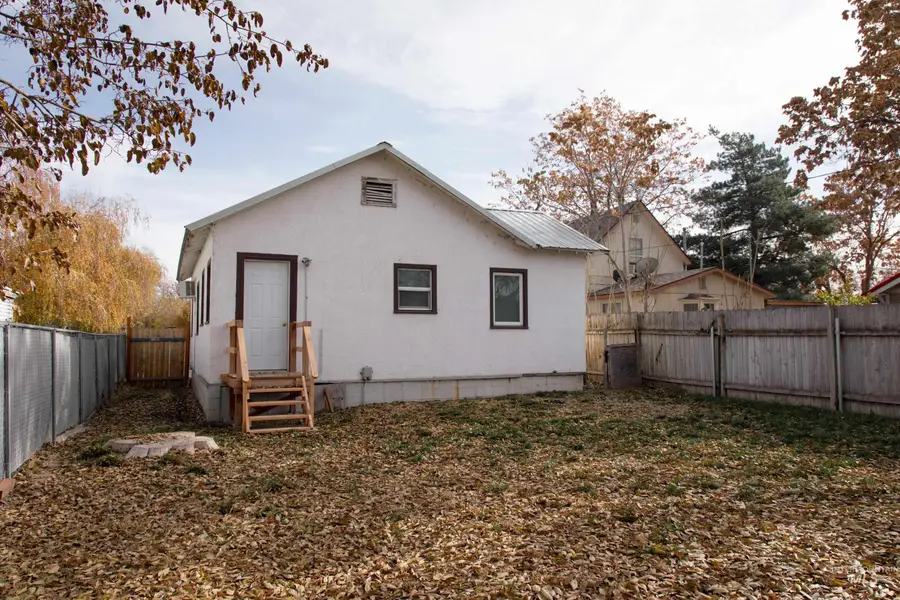 717 NW 2nd St, Ontario, OR 97914 - Image #2