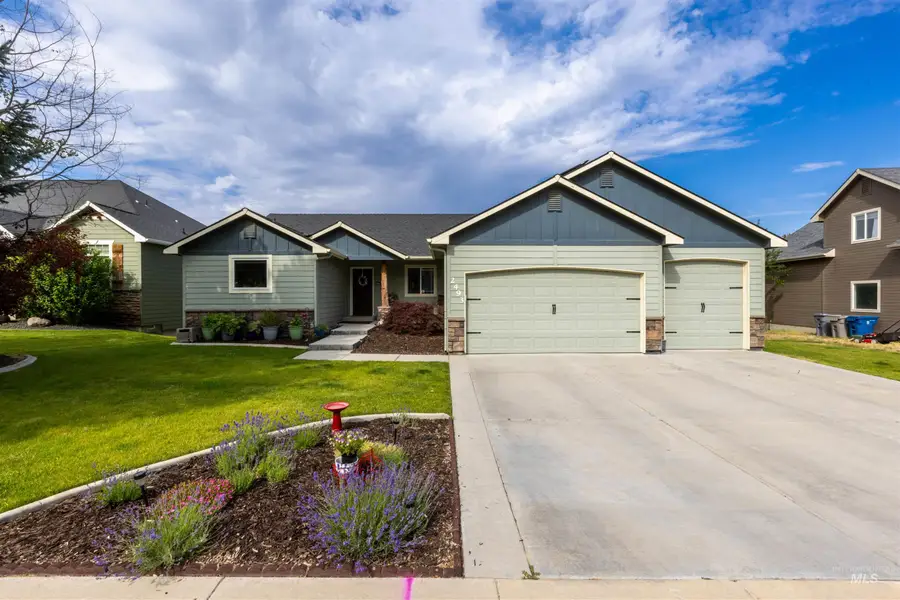 2493 S Skyview Dr, Nampa, ID 83686 - Image #3