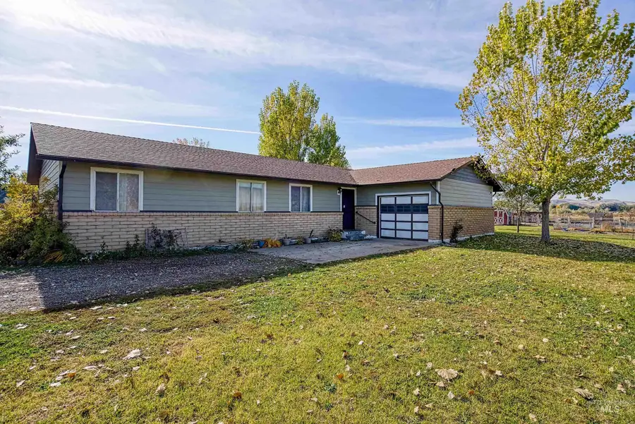 425 W Peach Rd, Ontario, OR 97914 - Image #2