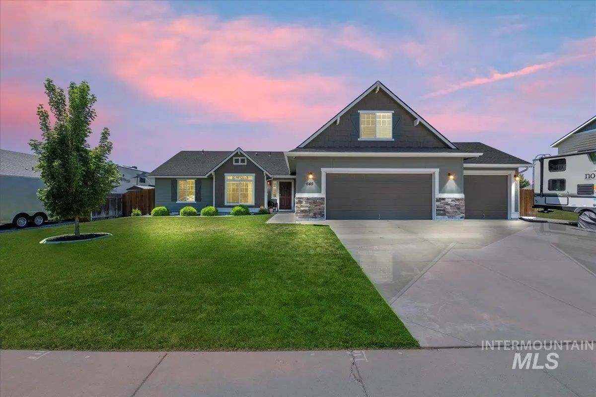645 SW Nugget St, Mountain Home, ID 83647 - Image #1