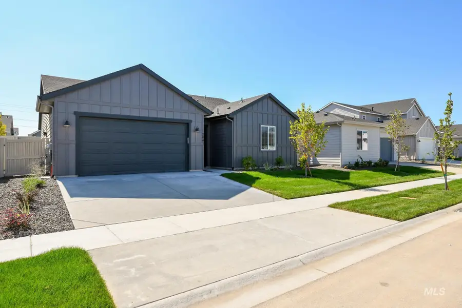 2041 W Gelding St, Middleton, ID 83644 - Image #2