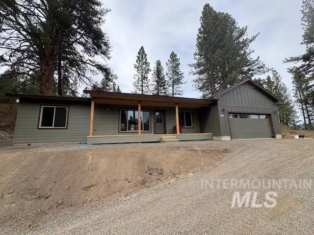 204 W Mill St, Cascade, ID 83611 - Image #1