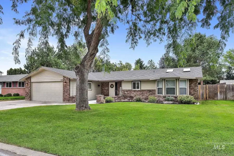 809 Astor Ave, Nampa, ID 83651 - Image #2