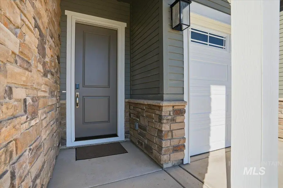 2221 N Kenora Ave, Star, ID 83669 - Image #2