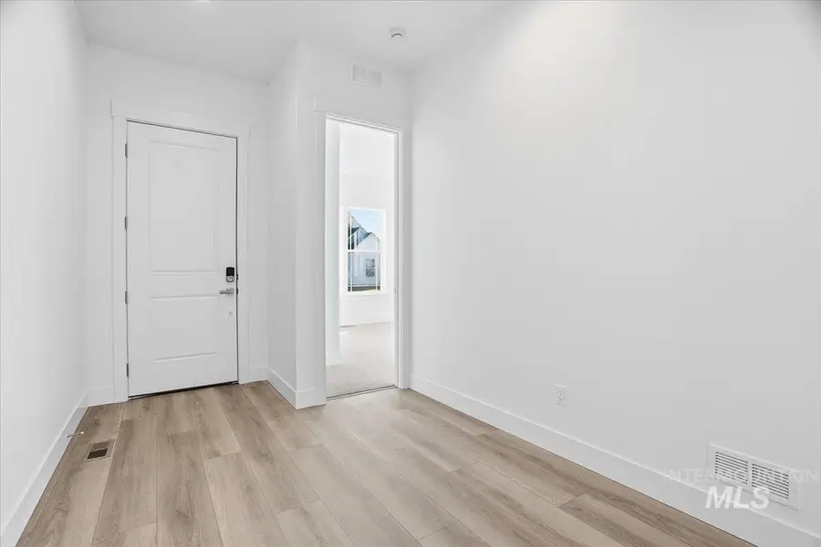 2221 N Kenora Ave, Star, ID 83669 - Image #3