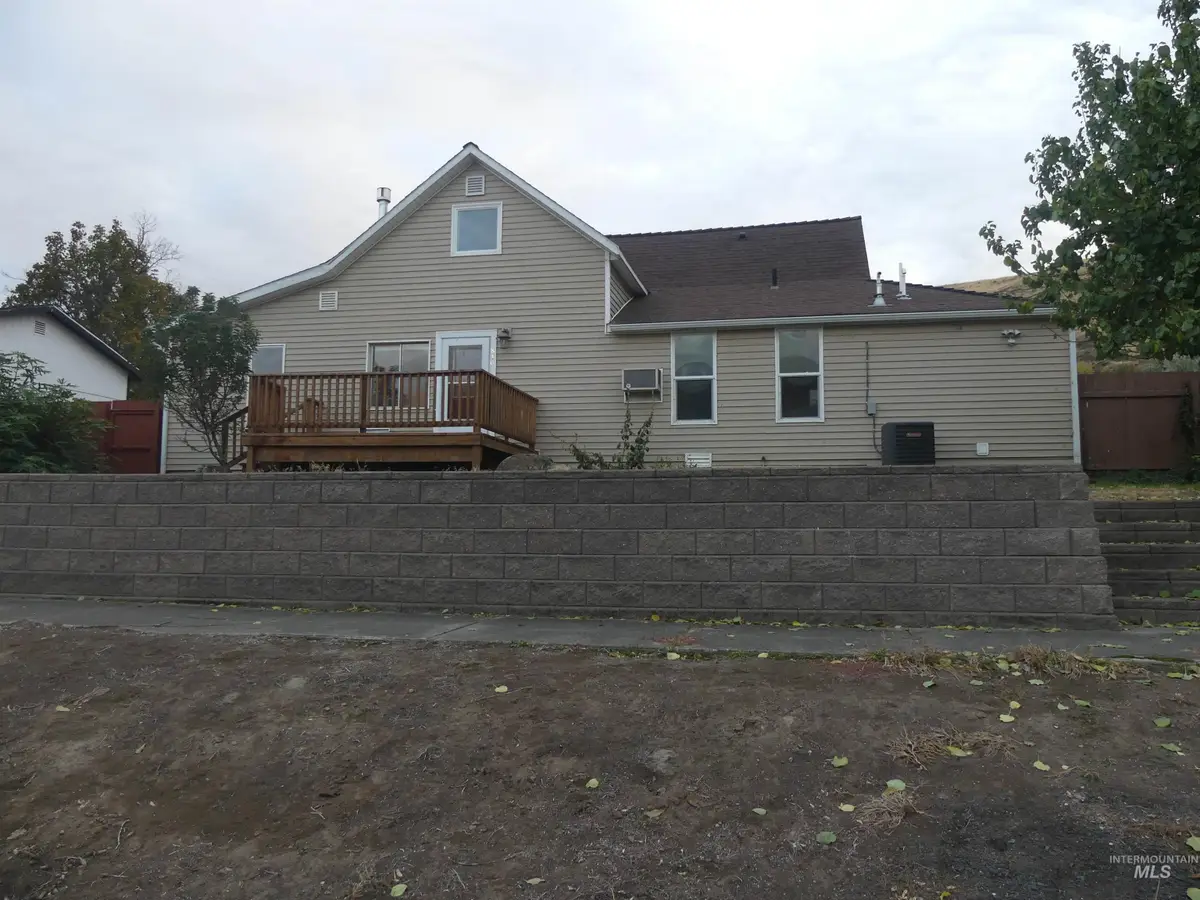 810 2nd St, Asotin, WA 99402 - Image #1