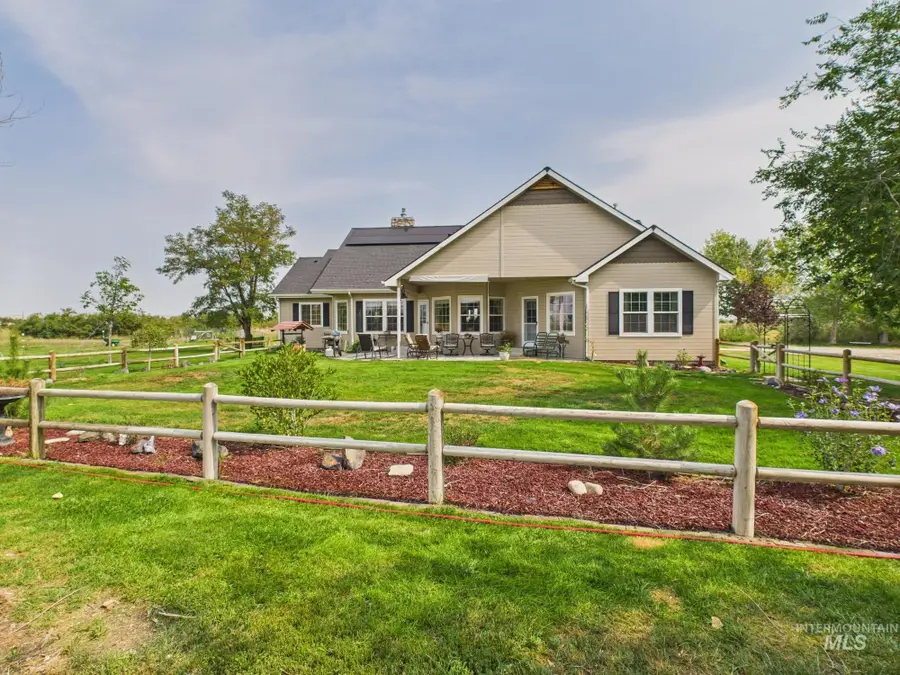 2405 Star Ln, Emmett, ID 83617 - Image #2