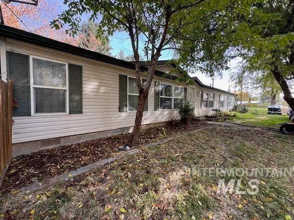 7880 Sweet Ola Hwy, Sweet, ID 83670