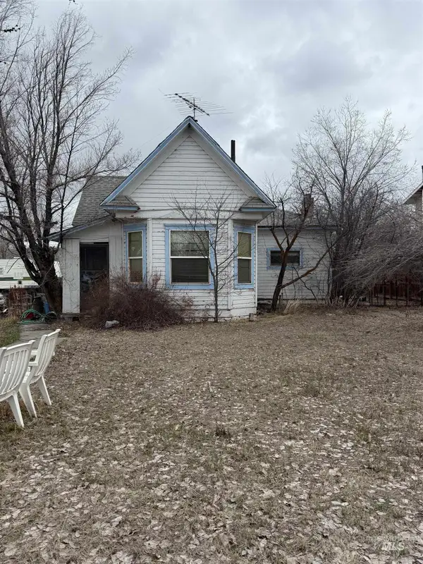 20495 Main St, Carey, ID 83320