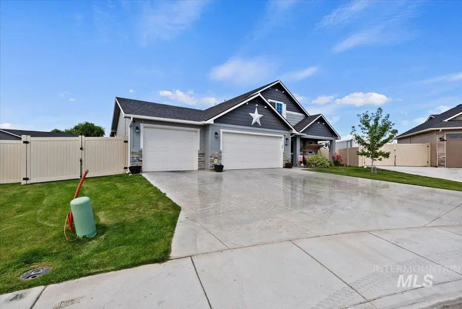 1211 Mahogany St, Parma, ID 83660 - Image #2