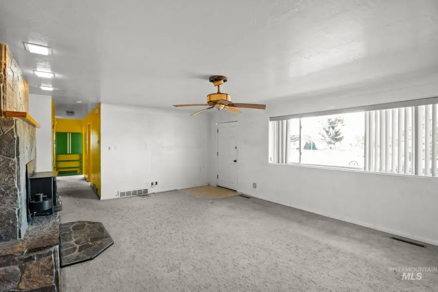 1069 W Filer Ave, Twin Falls, ID 83301 - Image #2