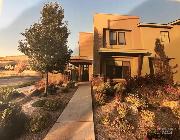 4210 E Parkcenter Boulevard, Boise, ID 83716